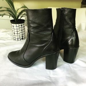 Leather Ankle Boots Block Heel Black 7.5